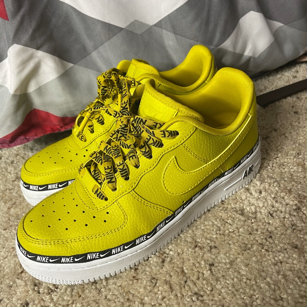 Nike airforce 1 LIMITED EDITION